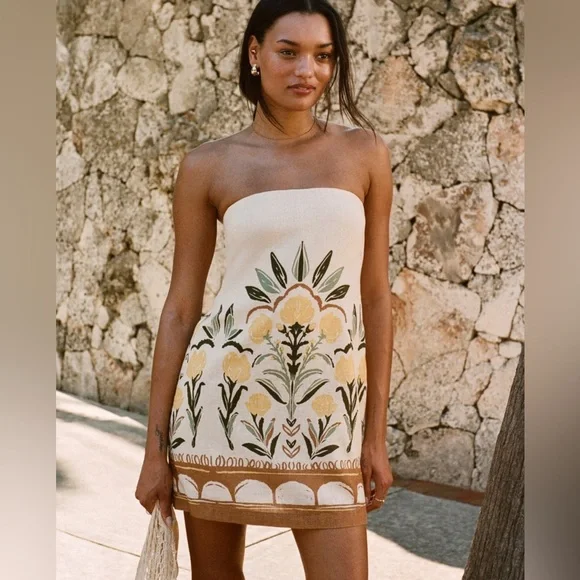 The A&F Scarlett Strapless Linen-Blend Skort - Picture 1 of 9